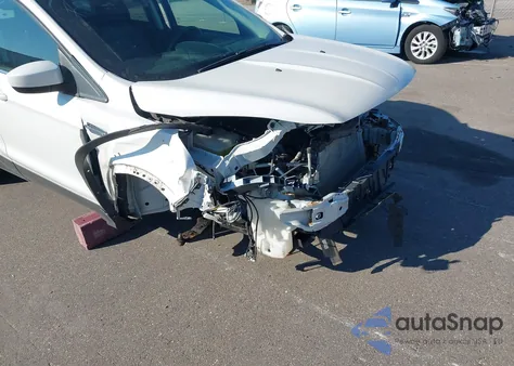 2014 Ford Escape Se z USA, uszkodzony, nr VIN 1FMCU0GX7EUB37212